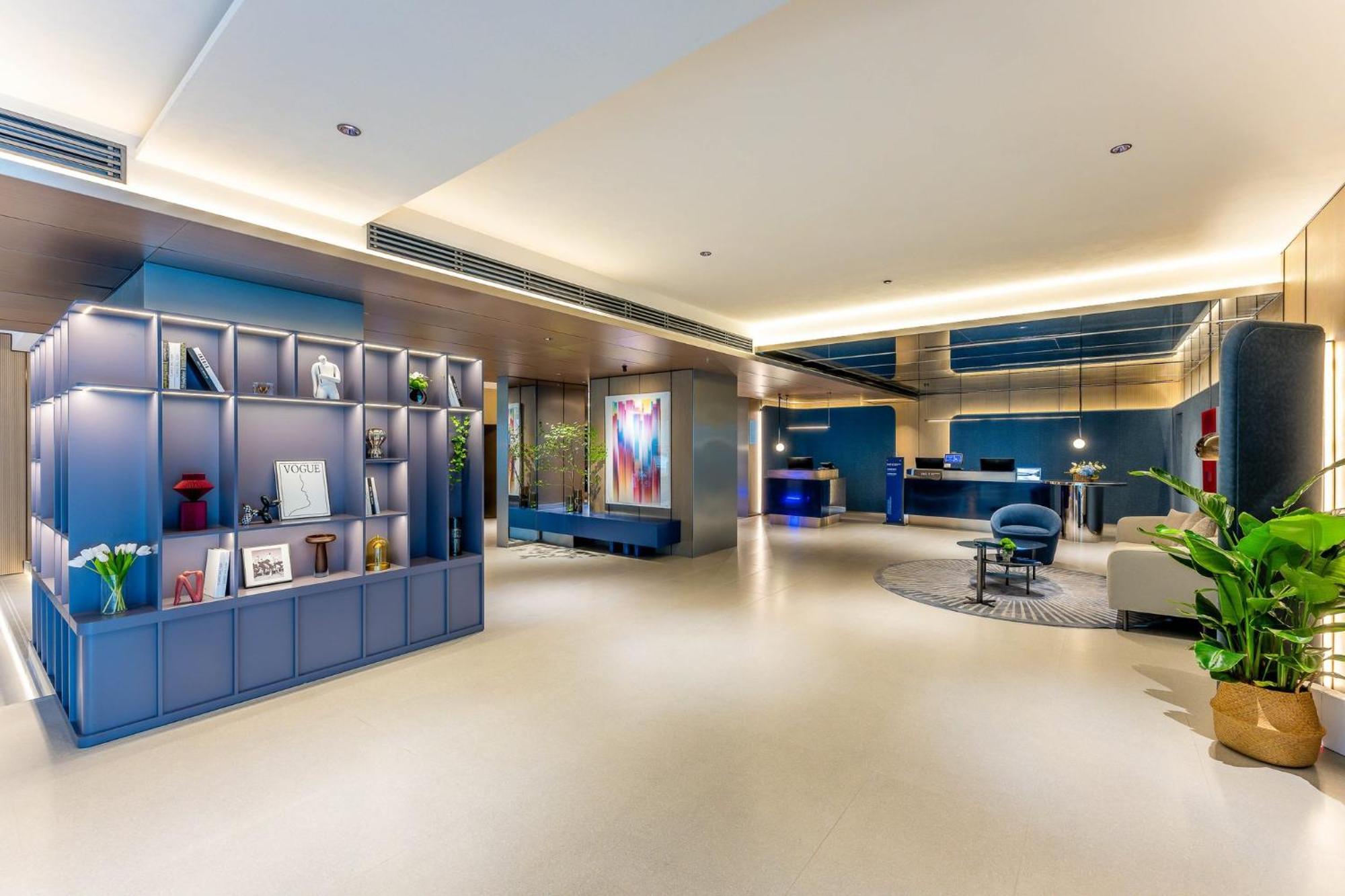 Holiday Inn Express Shanghai Jing'An Temple By Ihg Екстериор снимка