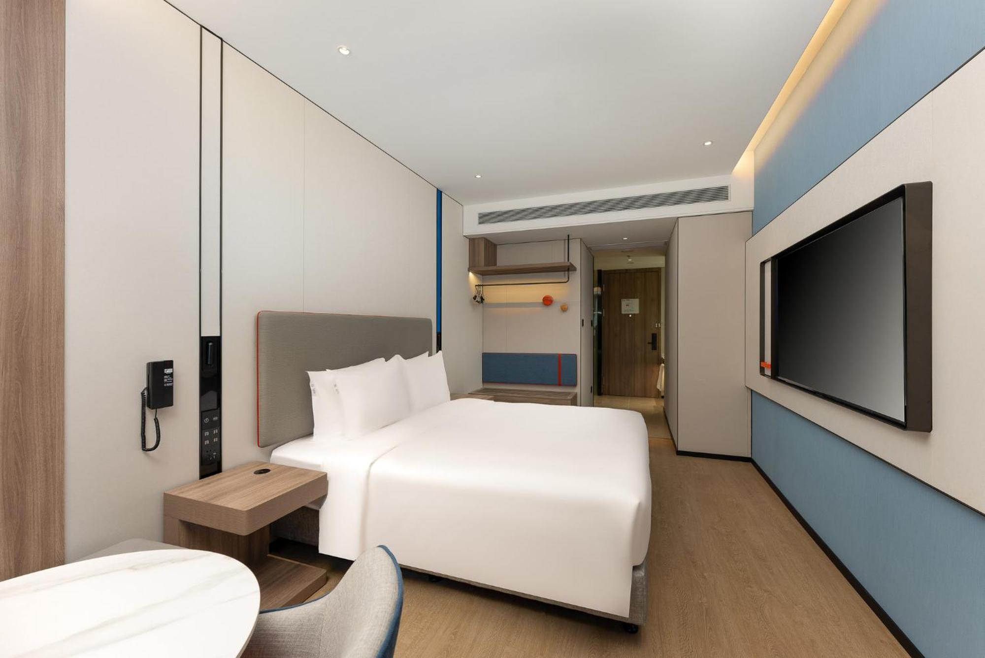 Holiday Inn Express Shanghai Jing'An Temple By Ihg Екстериор снимка