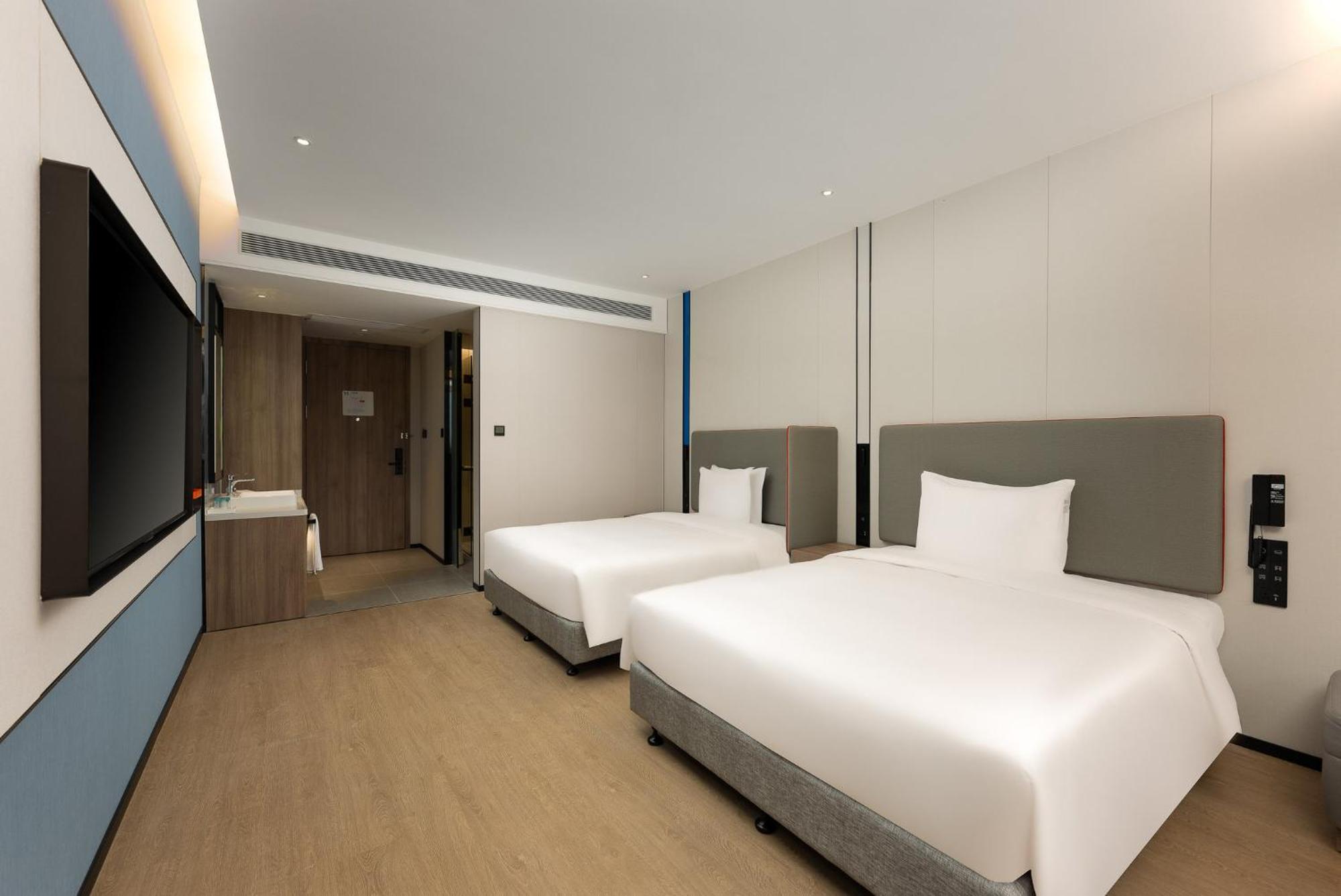Holiday Inn Express Shanghai Jing'An Temple By Ihg Екстериор снимка
