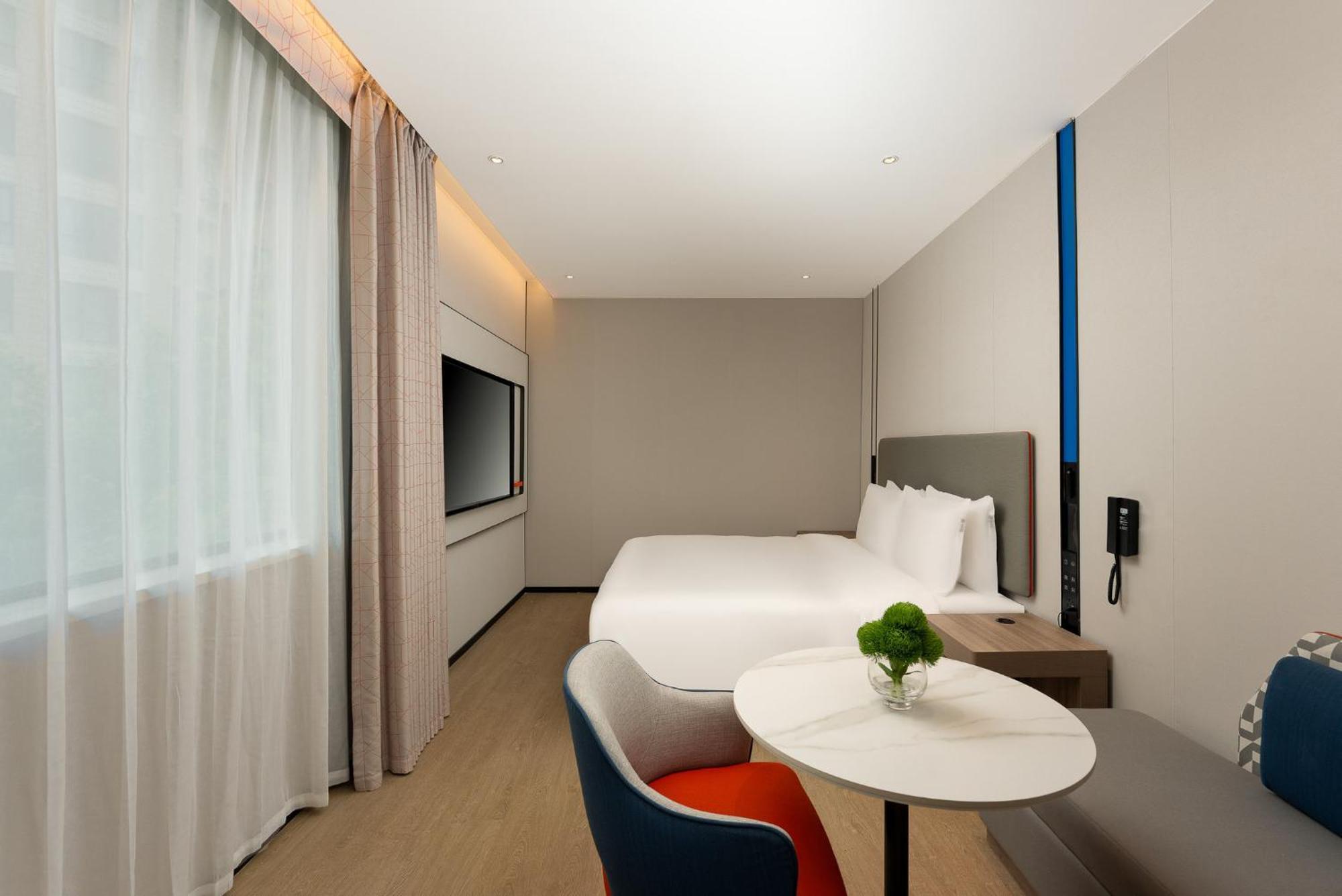 Holiday Inn Express Shanghai Jing'An Temple By Ihg Екстериор снимка