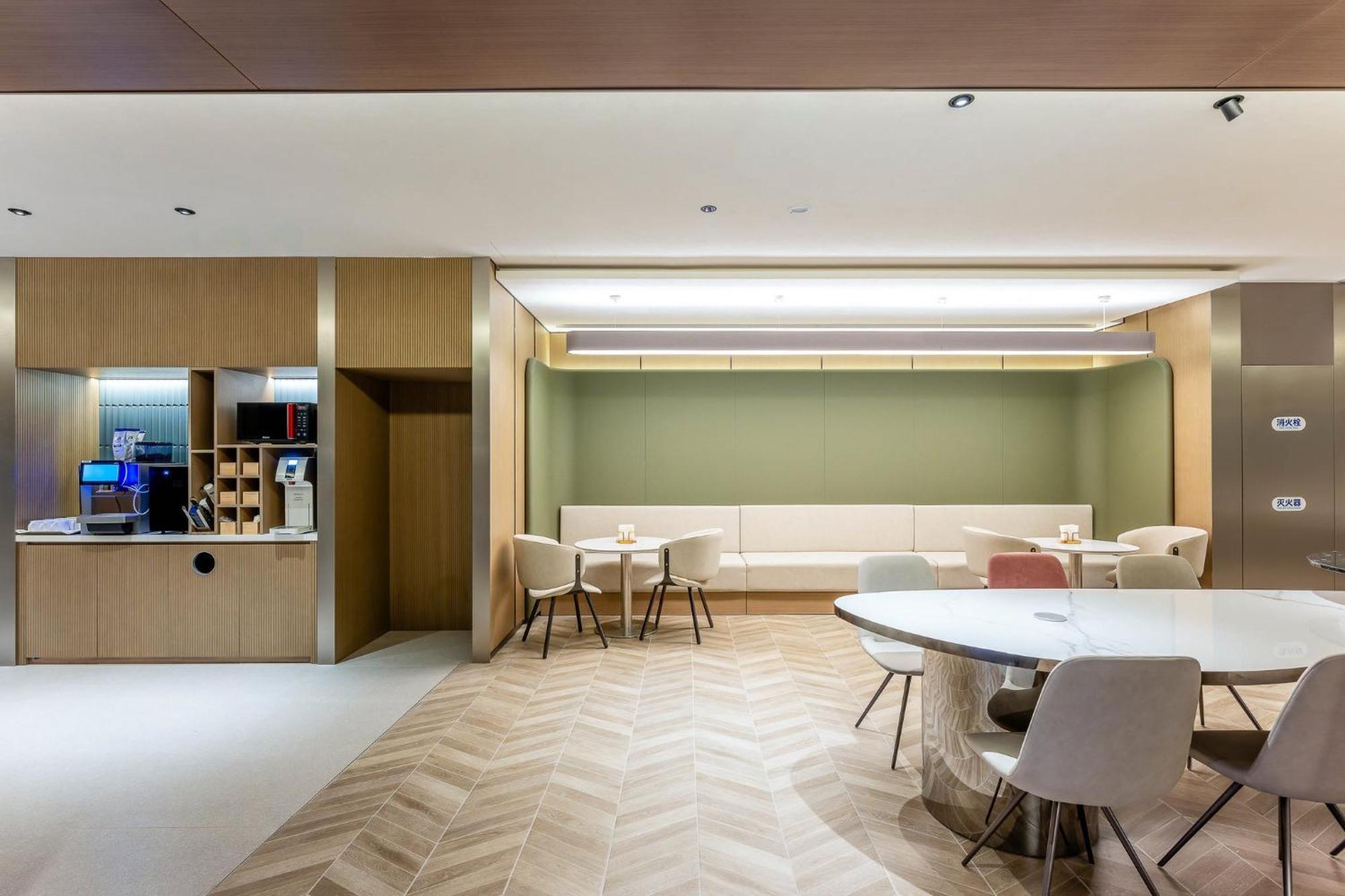 Holiday Inn Express Shanghai Jing'An Temple By Ihg Екстериор снимка